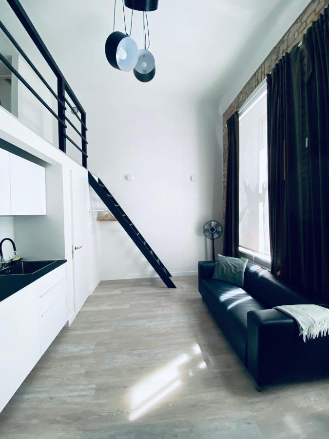 B&W Apartment Riga Buitenkant foto
